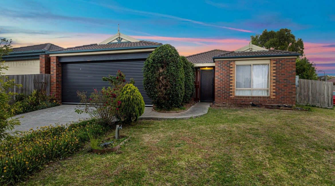 14-Nariel-Place-Cranbourne-West